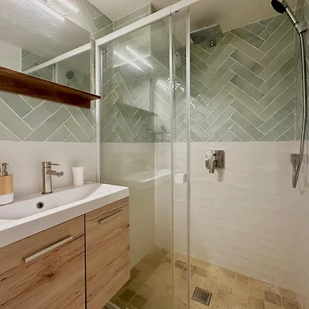Apartmán Sur 2 Niveaux Avec Terrasse A