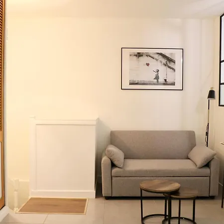 Sur 2 Niveaux Avec Terrasse A Apartmán Saint Tropez