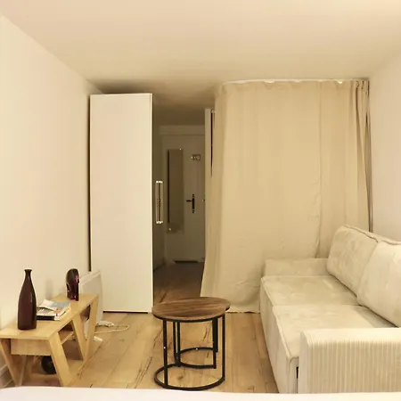 Sur 2 Niveaux Avec Terrasse A Apartmán Saint Tropez