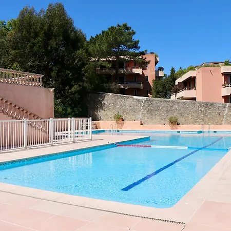 Sur 2 Niveaux Avec Terrasse A Apartment