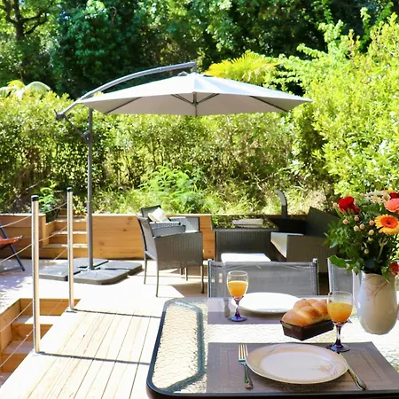 Sur 2 Niveaux Avec Terrasse A * Saint-Tropez